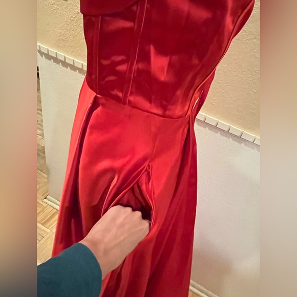 Bridesmaids/ Prom/ Formal long dress. Red satin strapless, side slit, bra cups 6 - Picture 8 of 16